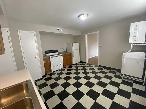 Kitchen 2/2