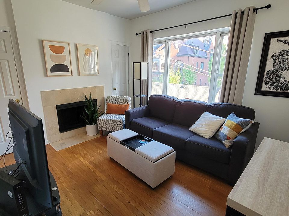 1st image of 681 W Wrightwood Ave APT 2E