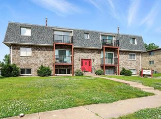 3045 4th St APT 1, Moline, IL 61265