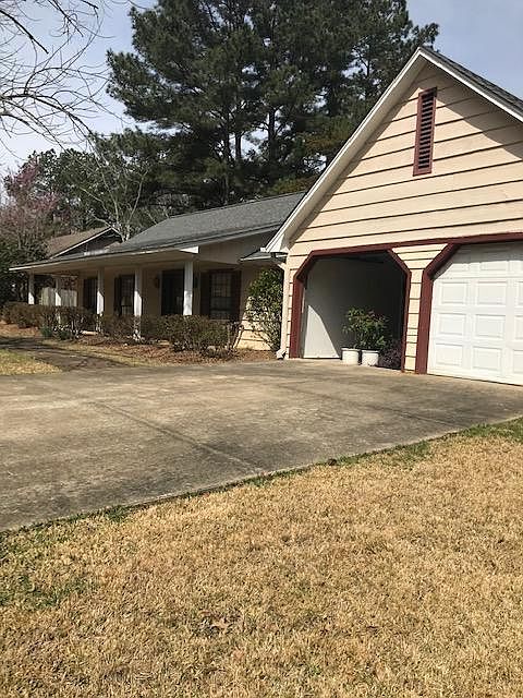 2nd image of 460 Pine Ridge Dr