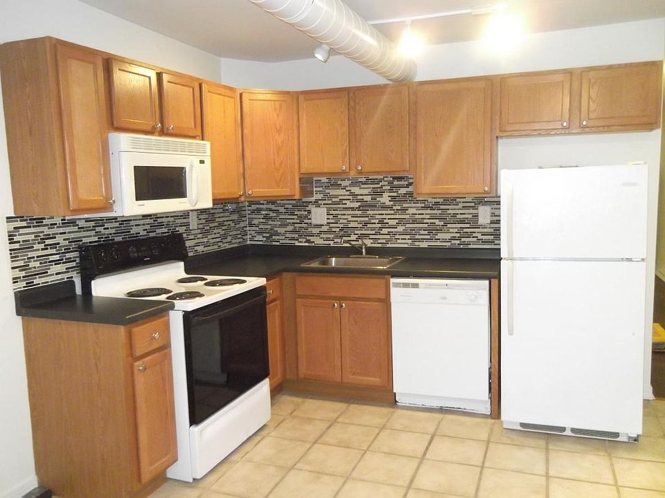 2nd image of 1424 W Girard Ave #247300757
