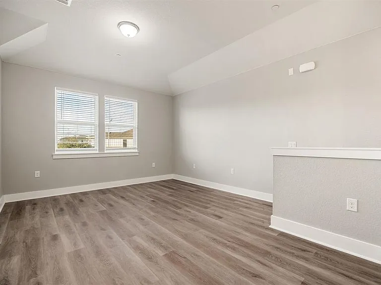 1501 Roseburg Dr — Photo 20