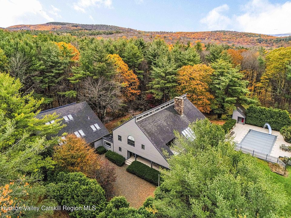1st image of 126 Shaker Ridge Drive