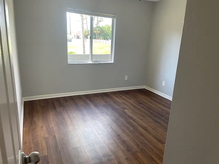 1719 Edgewater Dr — Photo 15