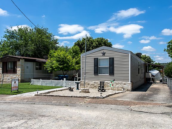 3rd image of 28 Yucca Dr