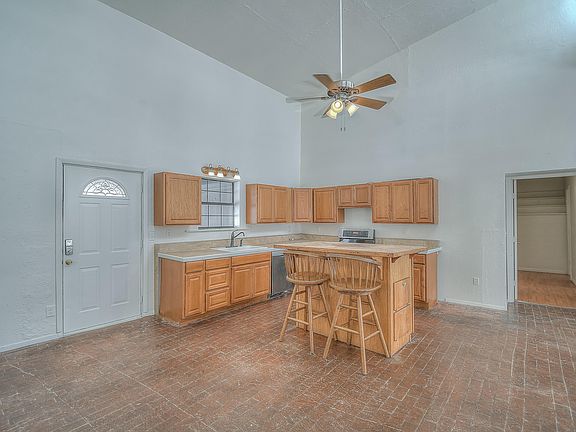 4th image of 38 Del Sol Ct