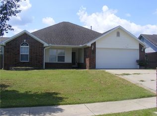 2148 Woodford St, Springdale, AR 72764