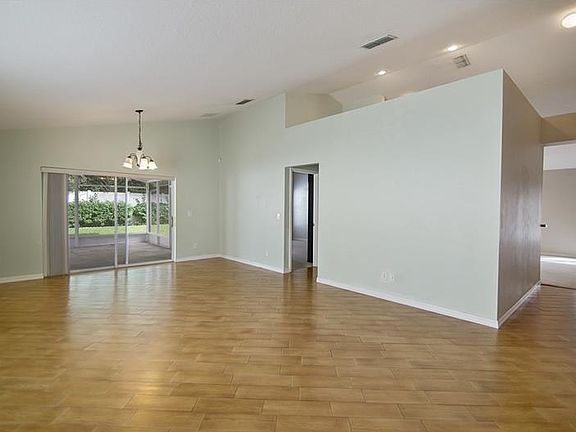 3rd image of 1743 Lalique Ln