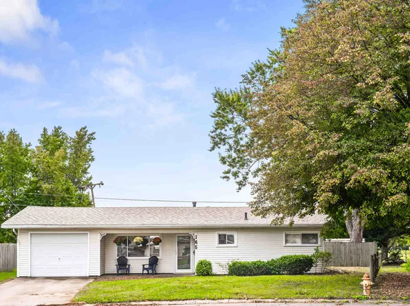 165 Mayfair Dr, Lincoln, IL 62656