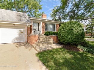 12 N Regency Dr W, Arlington Heights, IL