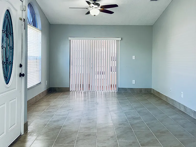2386 Harbor Town Dr — Photo 8