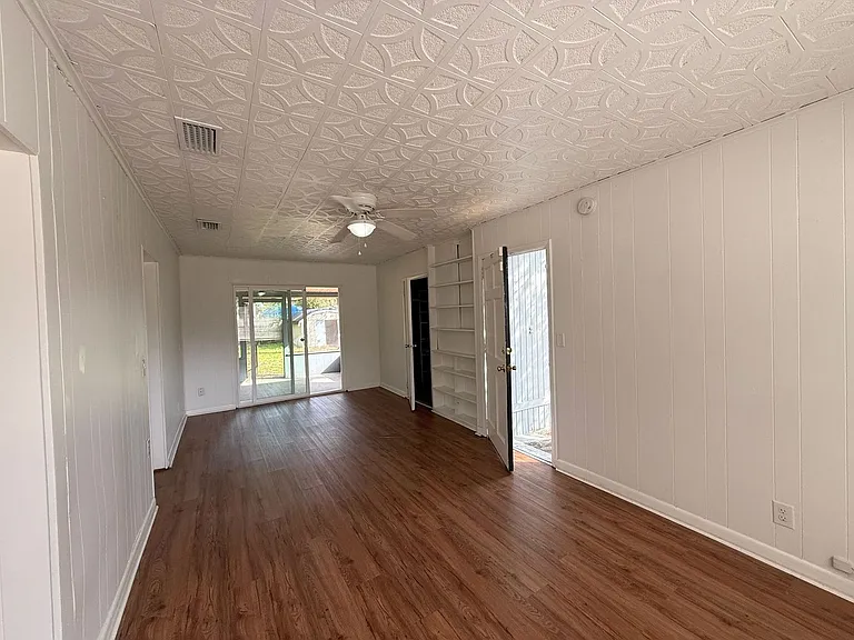 7609 Tacony Dr — Photo 9