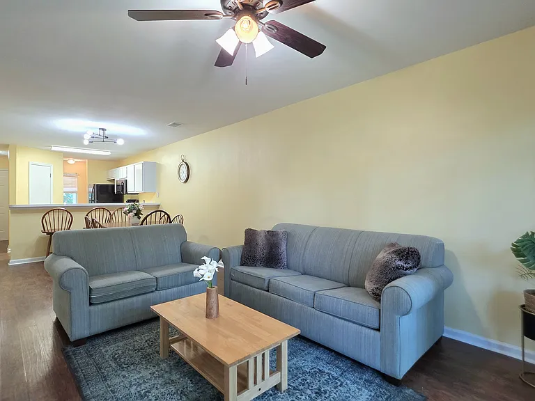 1258 River Oaks Dr #14-B — Photo 3