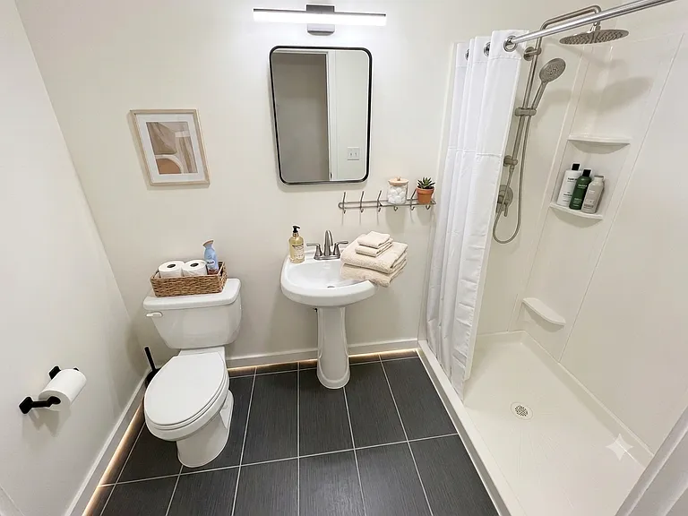 1042 Halsey St #2 — Photo 7