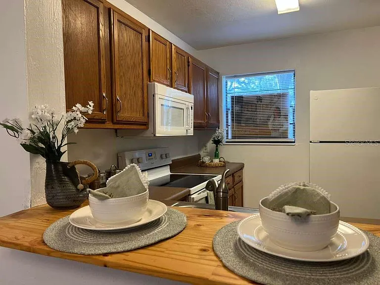 4608 SW 44th Ln — Photo 5