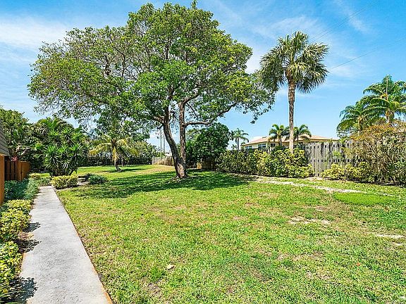 3rd image of 104 Ocean Cove Dr