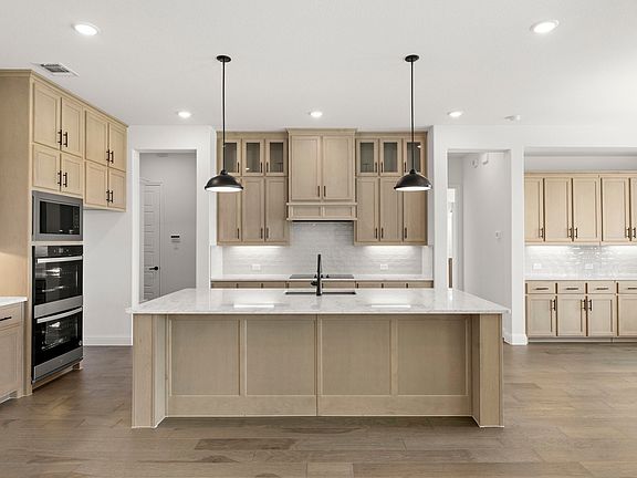 4th image of 335 Waterview Dr
