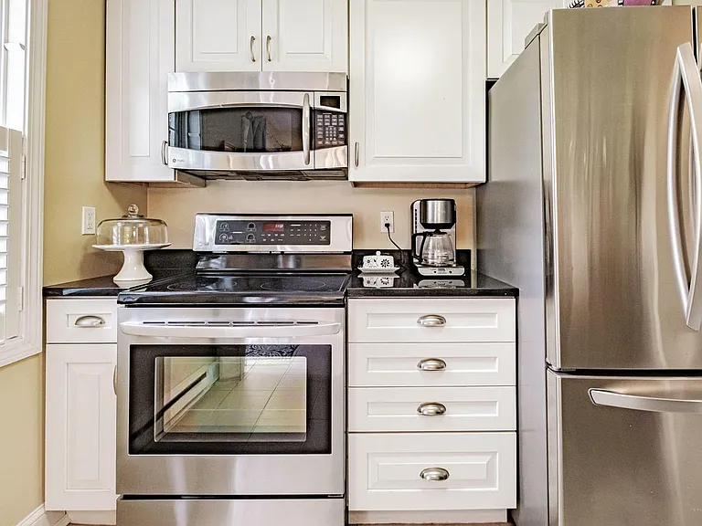 459 Allen Ave #1 — Photo 2