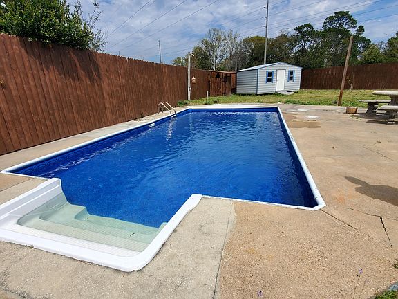 2nd image of 601 Ironwood Dr
