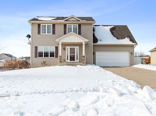 10541 Stonecrest Dr, Johnston, IA 50131