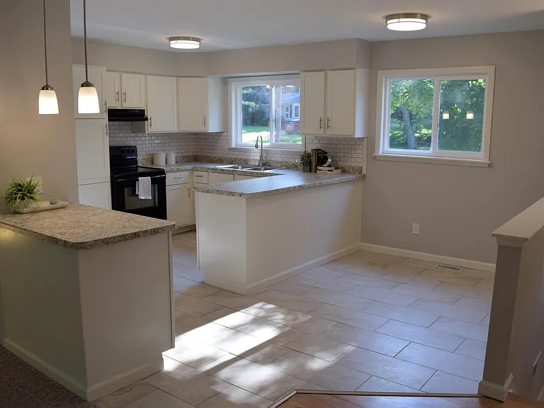7631 Walcott St — Photo 9