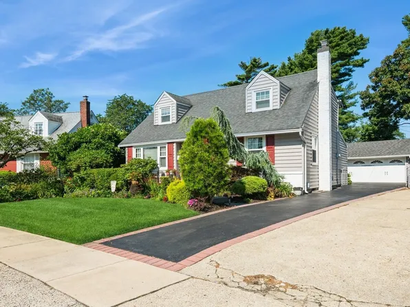 814 Surrey Drive, East Meadow, NY 11554
