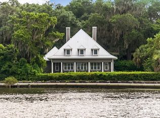 901 Front St, Welaka, FL 32193