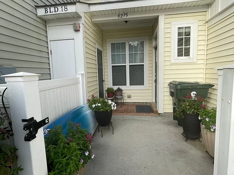 8275 Captains Way — Photo 2