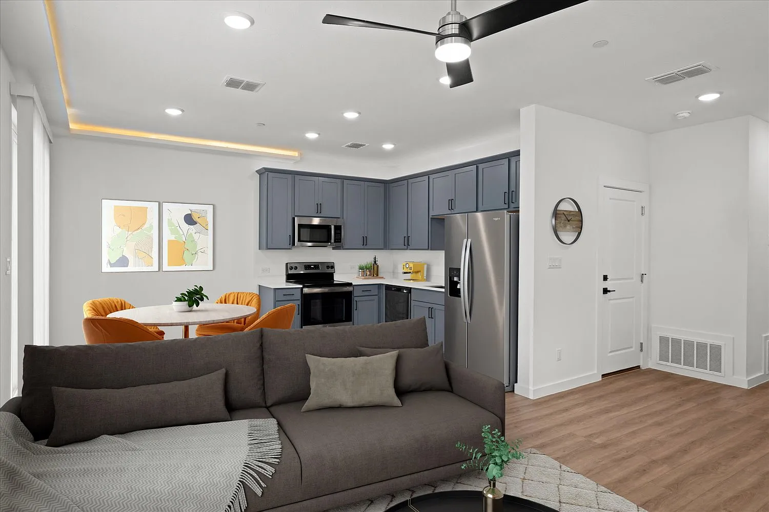 3 bed, 2.5 bath, 1350 sqft, $1,950 — Photo 1