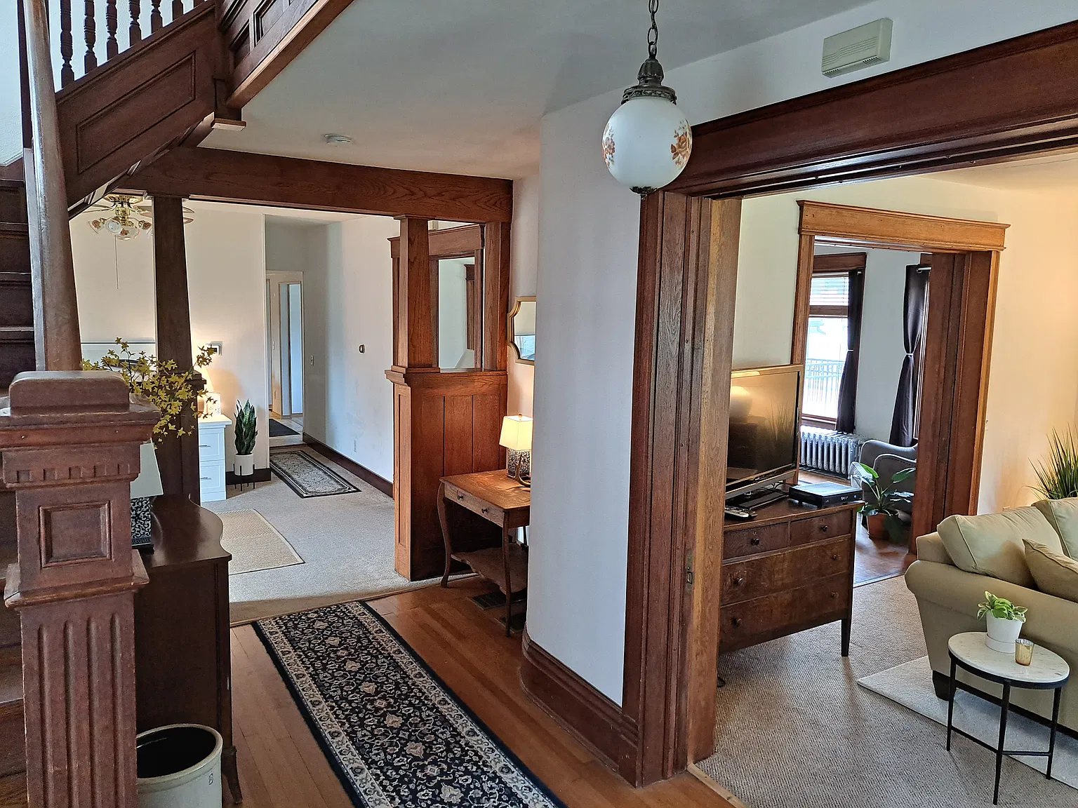 1 bed, 1500 sqft, $1,300 — Photo 2