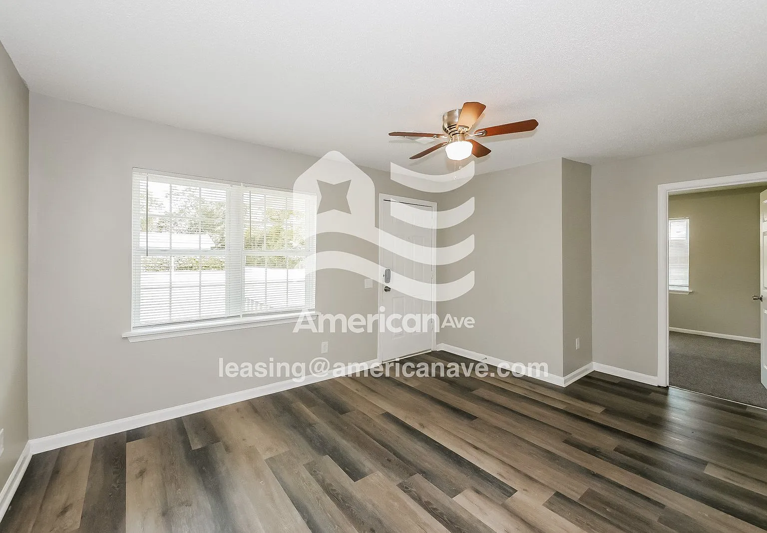 3 bed, 1.0 bath, 960 sqft, $1,122 — Photo 2