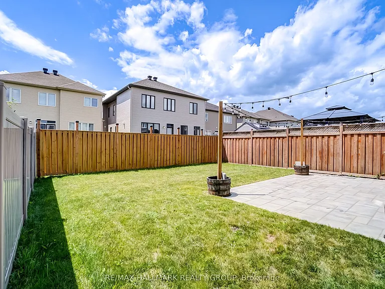 1110 Beckett Cres — Photo 37