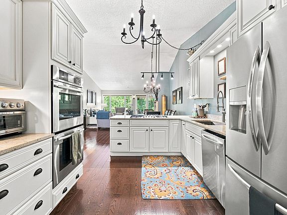 3rd image of 2015 Minnetonka Dr