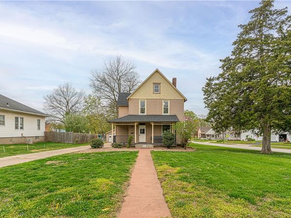 951 S Redman Ave, Marshall, MO 65340