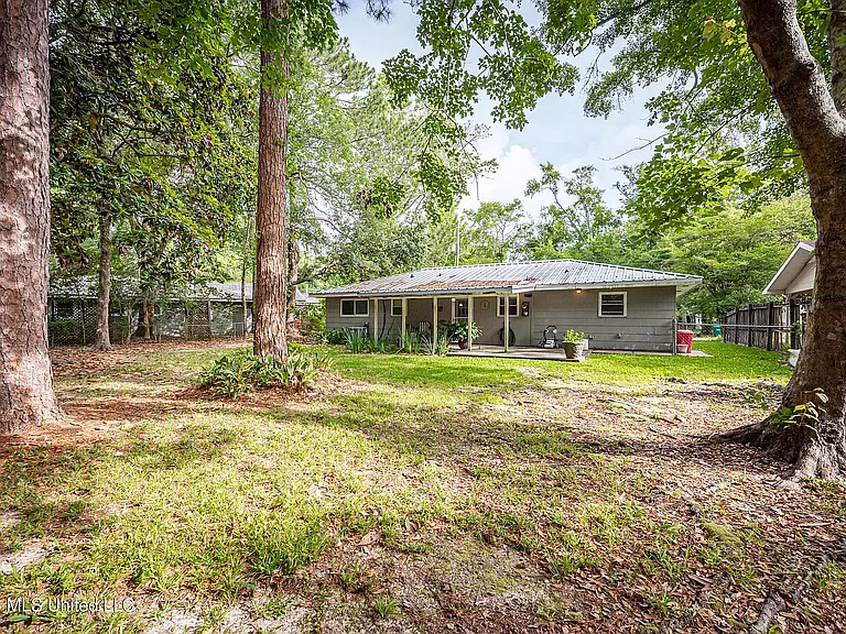 232 Woodland Cir — Photo 11