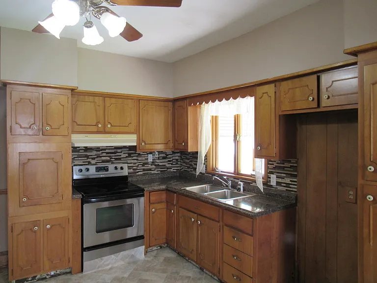 434 Sumatra Ave — Photo 3