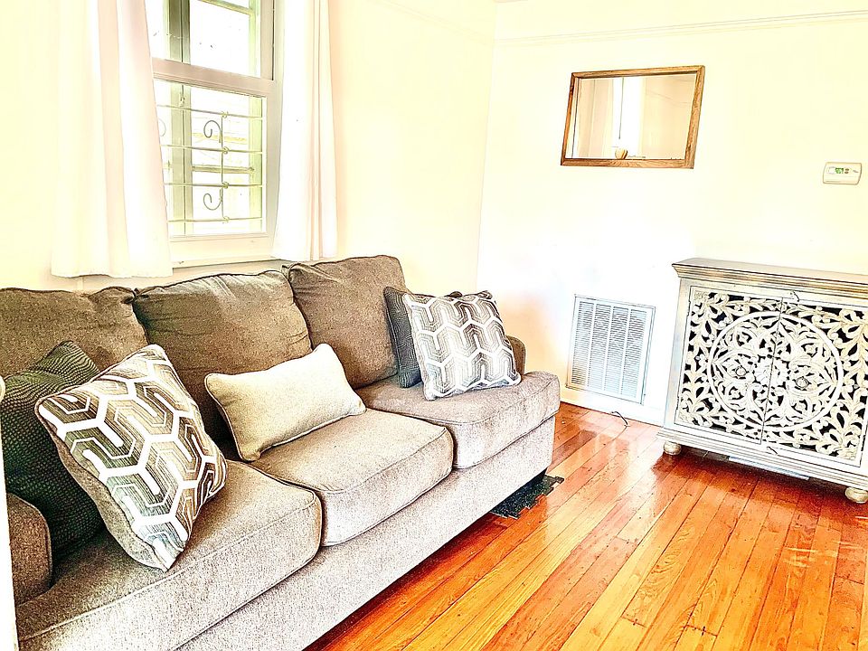 1st image of 4925 Iberville St #A