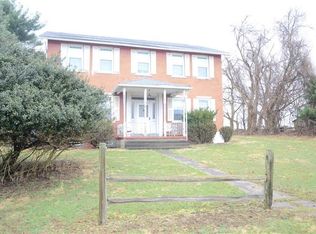858 Lovers Leap Rd, Leechburg, PA 15656