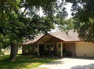 1340 Park St, Azle, TX 76020