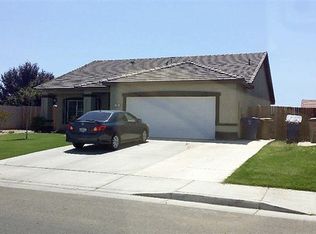 819 New Zealand Dr, Bakersfield, CA