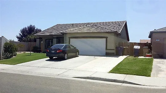 819 New Zealand Dr photo 1