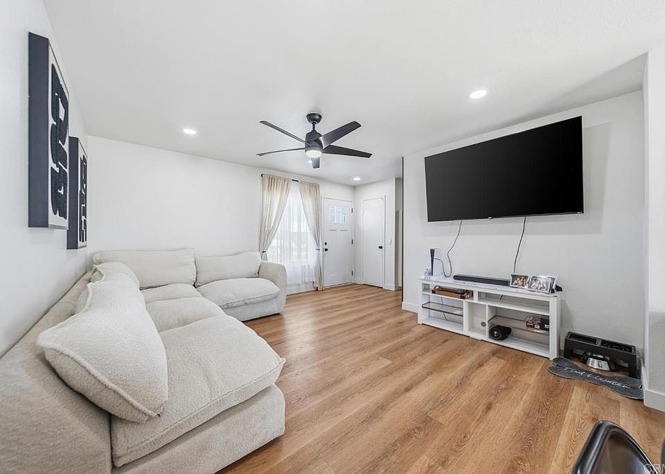 1st image of 10461 Stanfield Cir