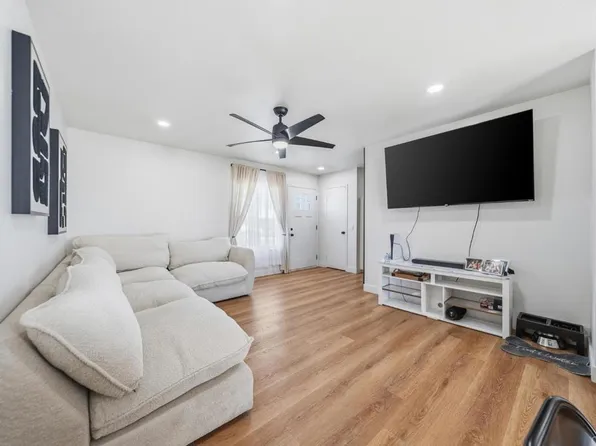 10461 Stanfield Cir, San Diego, CA 92126