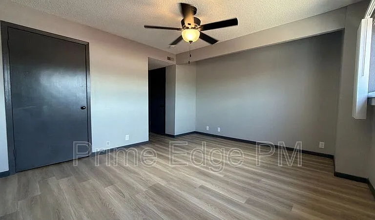 1121 N 28th St #14 — Photo 9