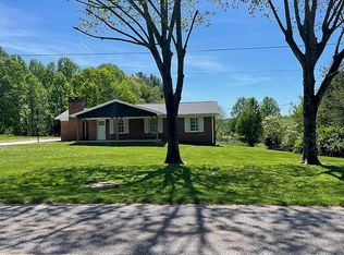 1022 Oak Grove Church Rd, Millers Creek, NC 28651