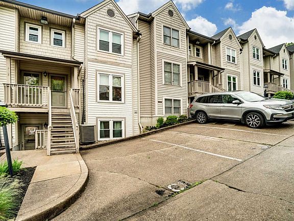 3rd image of 951 Auburnview Dr