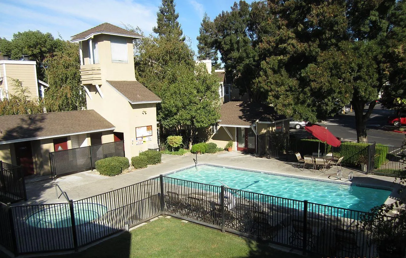 Monterey Village — Photo 4