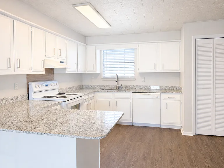 14180 Oneal Rd — Photo 2
