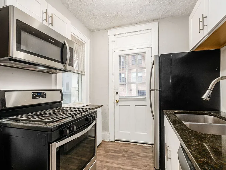 24 E 2nd Ave #2 — Photo 7