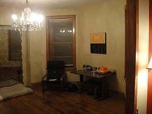 2nd image of 3825 N Claremont Ave #2